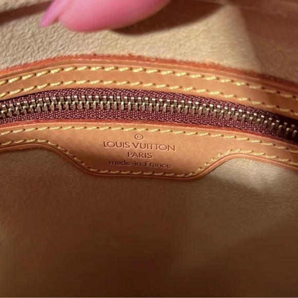 Louis Vuitton Monogram Looping MM Shoulder Bag - Picture 10 of 14